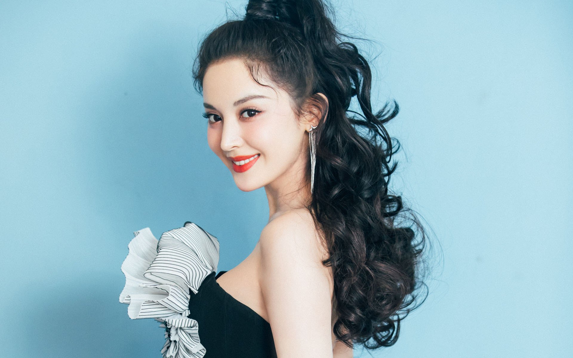 苏炳添携手高校推动短跑研究计划，苏炳添短跑比赛